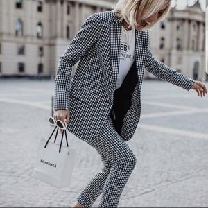 Banana Republic Blazer| Size 8| Black and White checked